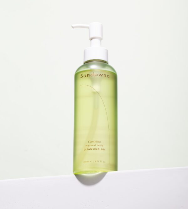 Natural Mild Cleansing Gel desde abajo