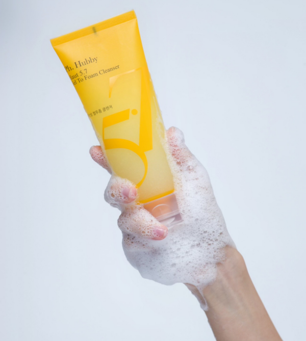 Gel to Foam cleanser con espuma