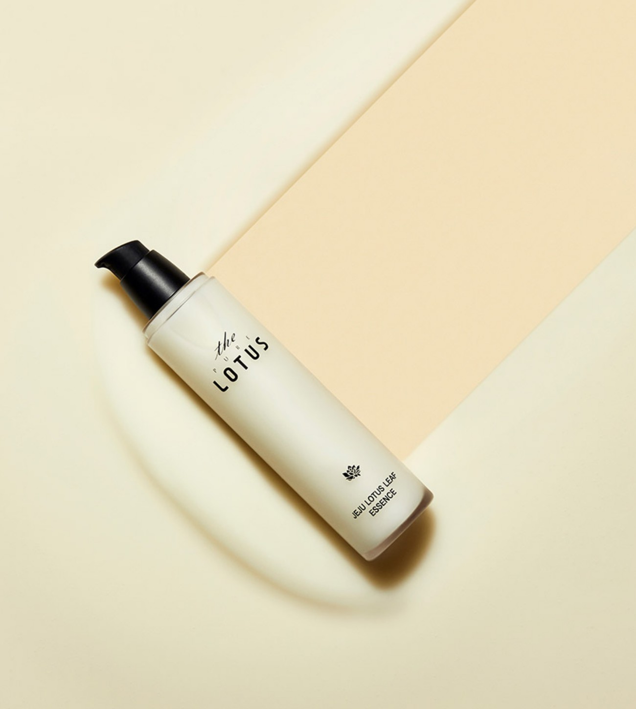 Jeju Lotus Leaf Essence con textura.