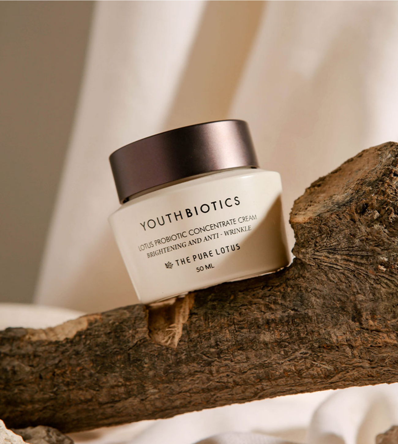 Lotis Probiotic Concentrate Cream con tronco.