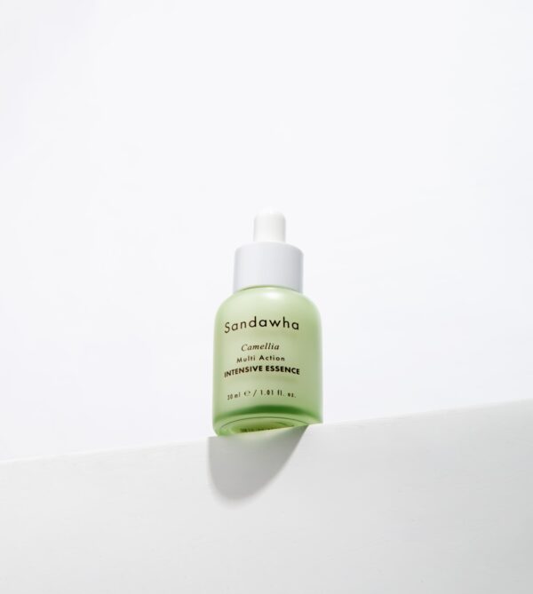 Multi-Action Intensive Essence en repisa