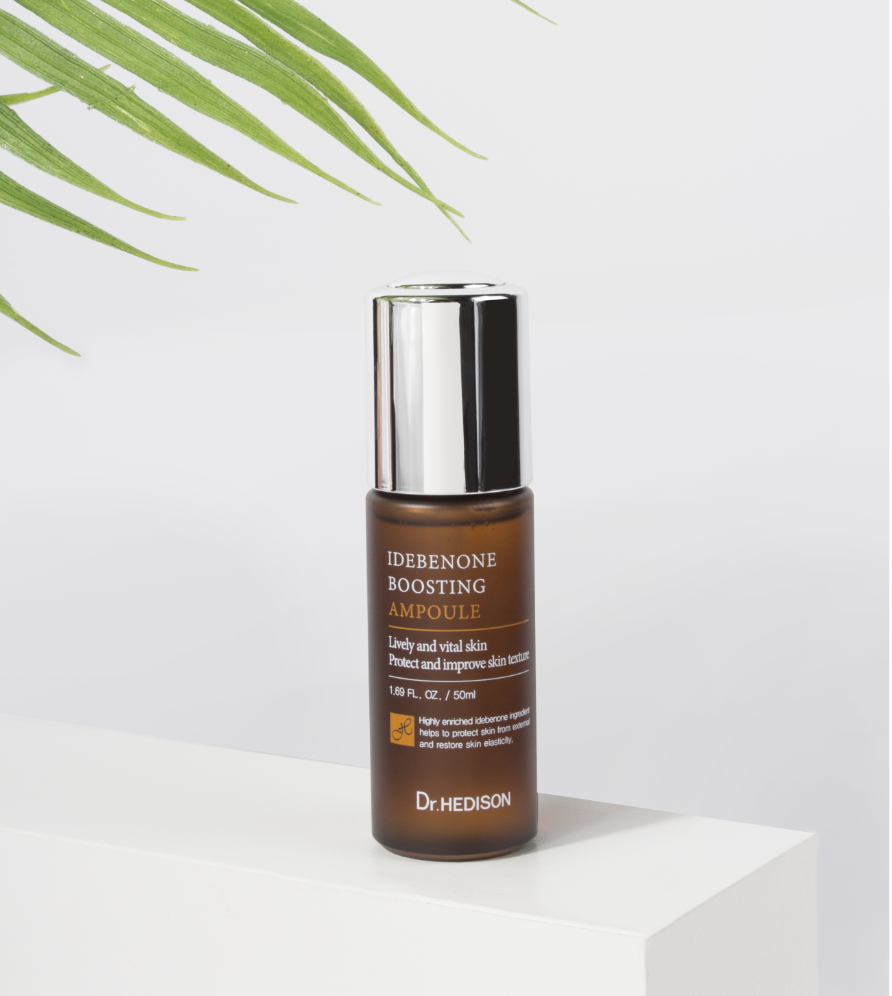 Edebenone Boosting Ampoule con plantas