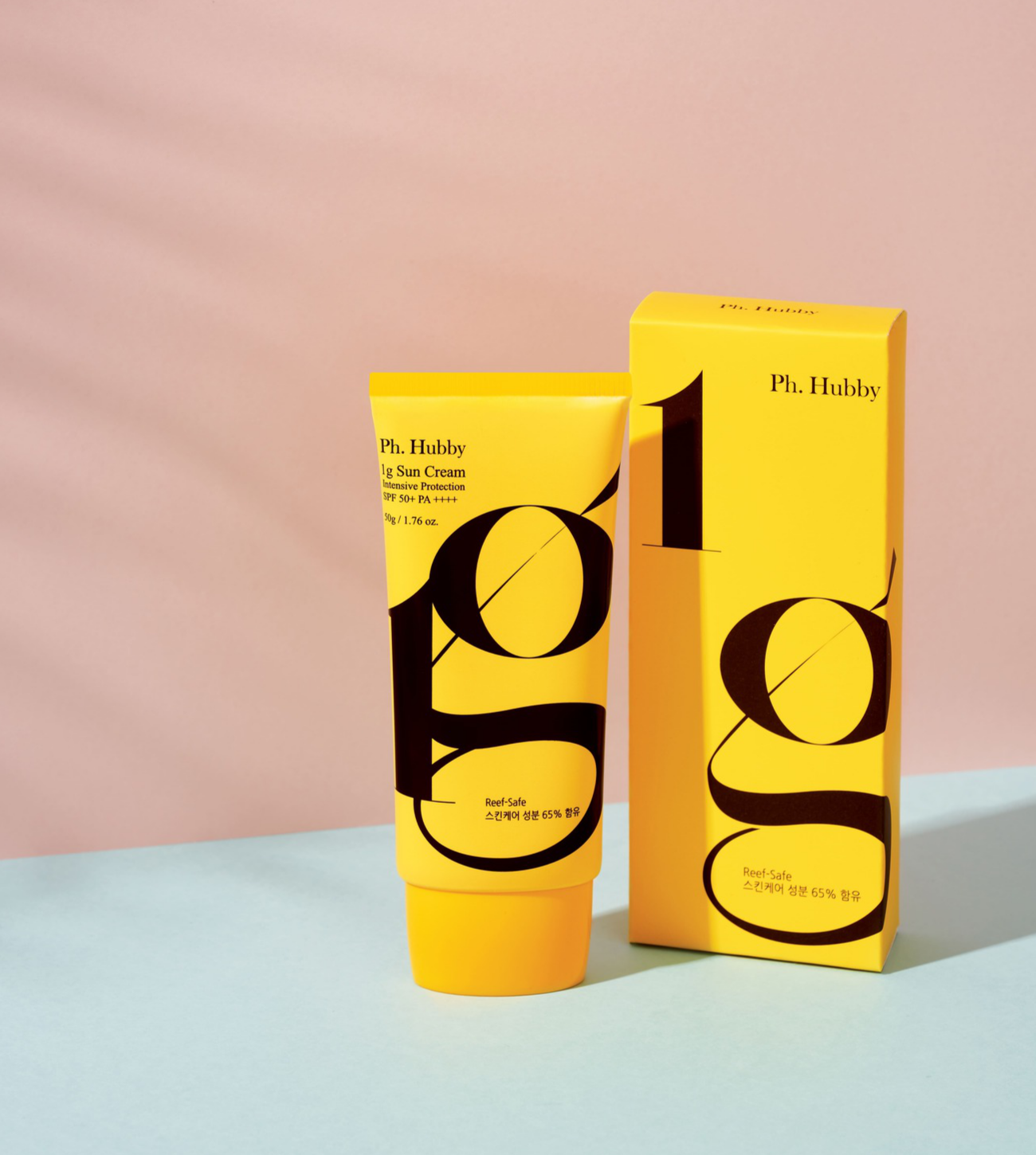 Sun Cream Intensive Protection con fondo rosa.