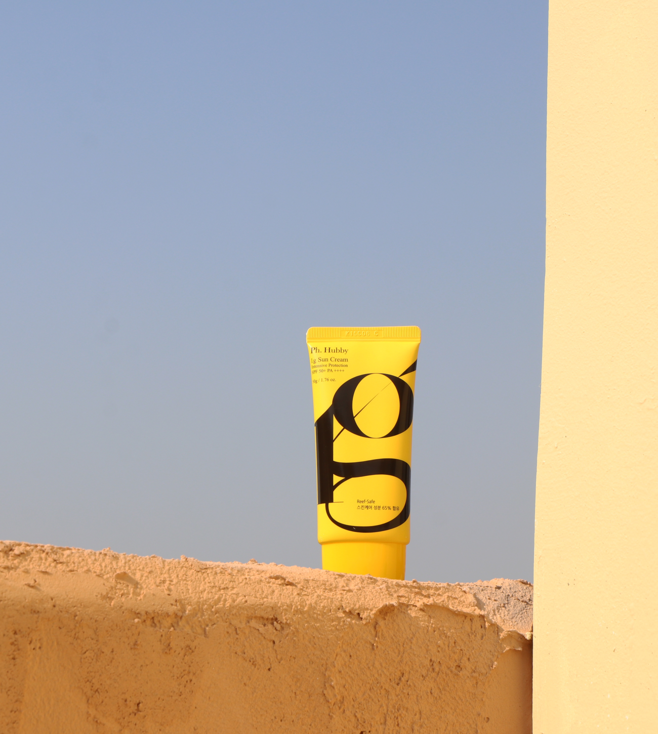 Sun Cream Intensive Protection con pared.
